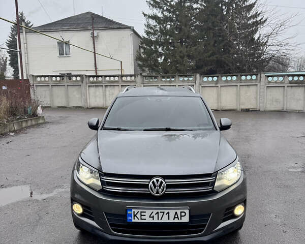 Серый Фольксваген Тигуан, объемом двигателя 1.98 л и пробегом 138 тыс. км за 14800 $, фото 7 на Automoto.ua