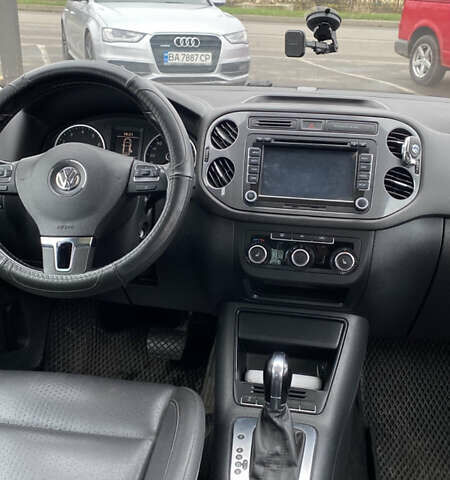 Серый Фольксваген Тигуан, объемом двигателя 1.98 л и пробегом 260 тыс. км за 11500 $, фото 16 на Automoto.ua