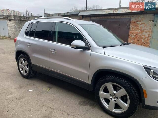 Серый Фольксваген Тигуан, объемом двигателя 1.98 л и пробегом 228 тыс. км за 9000 $, фото 3 на Automoto.ua