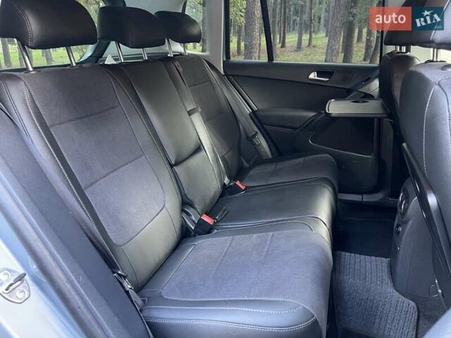 Серый Фольксваген Тигуан, объемом двигателя 2 л и пробегом 180 тыс. км за 11750 $, фото 24 на Automoto.ua