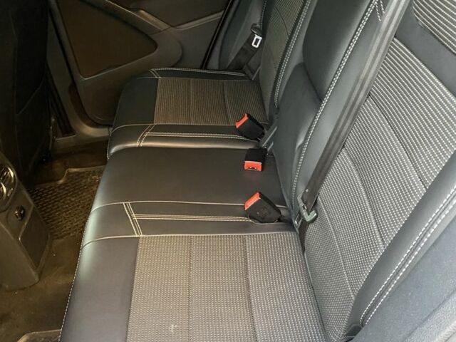 Серый Фольксваген Тигуан, объемом двигателя 1.4 л и пробегом 250 тыс. км за 10000 $, фото 7 на Automoto.ua