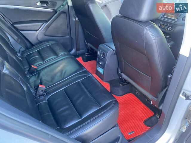 Серый Фольксваген Тигуан, объемом двигателя 1.98 л и пробегом 265 тыс. км за 11900 $, фото 20 на Automoto.ua