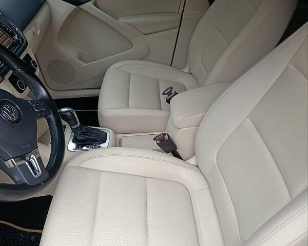 Серый Фольксваген Тигуан, объемом двигателя 1.98 л и пробегом 170 тыс. км за 10500 $, фото 9 на Automoto.ua