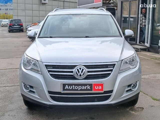 Сірий Фольксваген Тігуан, об'ємом двигуна 2 л та пробігом 189 тис. км за 10990 $, фото 1 на Automoto.ua