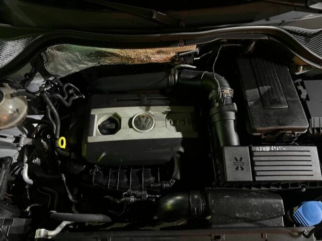 Сірий Фольксваген Тігуан, об'ємом двигуна 2 л та пробігом 241 тис. км за 9300 $, фото 3 на Automoto.ua