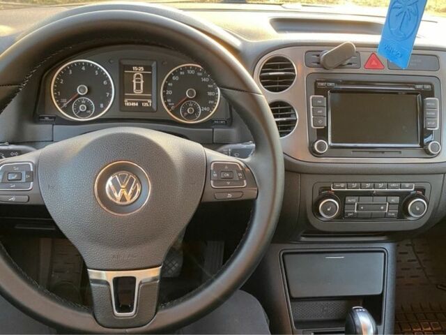 Серый Фольксваген Тигуан, объемом двигателя 2 л и пробегом 183 тыс. км за 10700 $, фото 9 на Automoto.ua