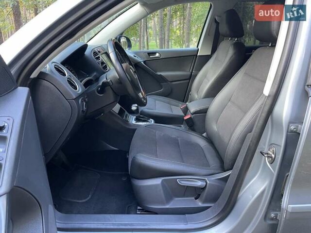 Серый Фольксваген Тигуан, объемом двигателя 2 л и пробегом 180 тыс. км за 11750 $, фото 11 на Automoto.ua