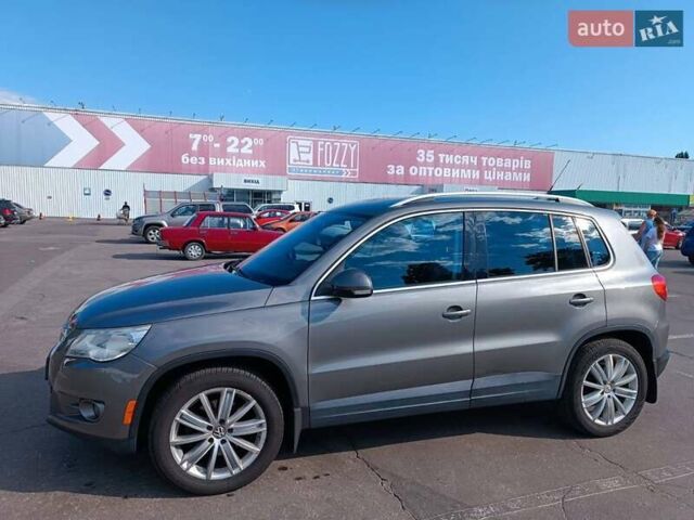 Серый Фольксваген Тигуан, объемом двигателя 1.98 л и пробегом 165 тыс. км за 11700 $, фото 4 на Automoto.ua