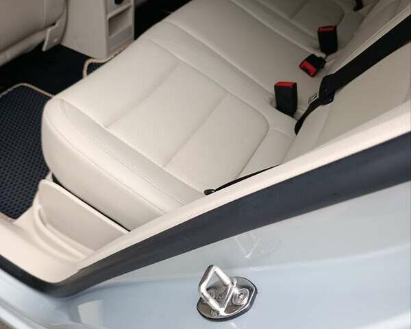 Серый Фольксваген Тигуан, объемом двигателя 1.98 л и пробегом 170 тыс. км за 10500 $, фото 3 на Automoto.ua