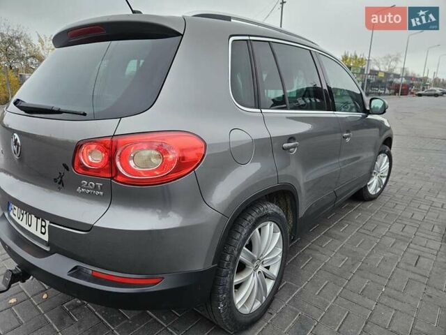 Сірий Фольксваген Тігуан, об'ємом двигуна 1.98 л та пробігом 194 тис. км за 10800 $, фото 4 на Automoto.ua
