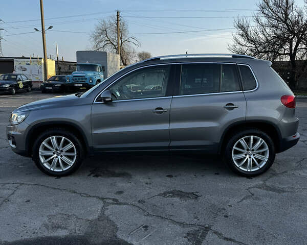 Сірий Фольксваген Тігуан, об'ємом двигуна 1.98 л та пробігом 268 тис. км за 10800 $, фото 3 на Automoto.ua