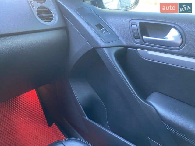 Серый Фольксваген Тигуан, объемом двигателя 1.98 л и пробегом 265 тыс. км за 11900 $, фото 18 на Automoto.ua