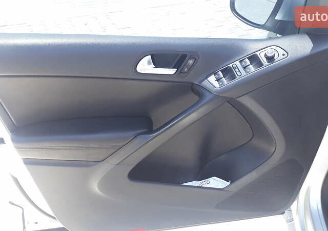 Серый Фольксваген Тигуан, объемом двигателя 1.98 л и пробегом 247 тыс. км за 12500 $, фото 8 на Automoto.ua