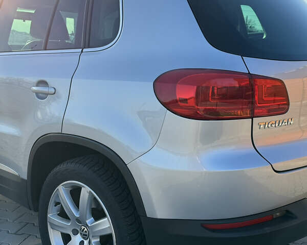 Серый Фольксваген Тигуан, объемом двигателя 2 л и пробегом 125 тыс. км за 14800 $, фото 26 на Automoto.ua