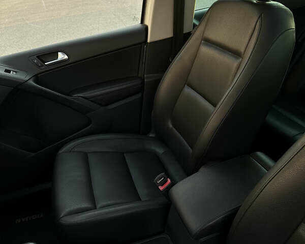 Сірий Фольксваген Тігуан, об'ємом двигуна 1.98 л та пробігом 167 тис. км за 13700 $, фото 7 на Automoto.ua