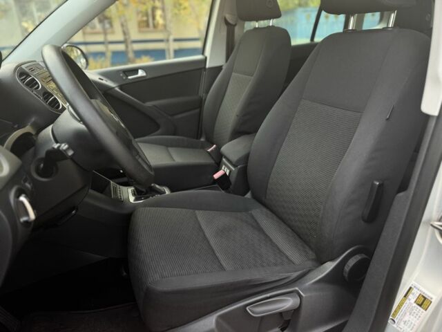 Серый Фольксваген Тигуан, объемом двигателя 2 л и пробегом 170 тыс. км за 9990 $, фото 7 на Automoto.ua