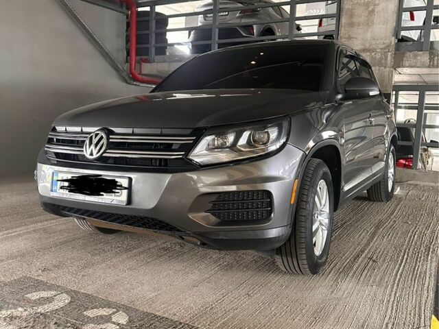 Серый Фольксваген Тигуан, объемом двигателя 2 л и пробегом 199 тыс. км за 11999 $, фото 9 на Automoto.ua
