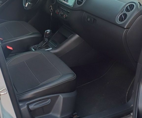 Серый Фольксваген Тигуан, объемом двигателя 2 л и пробегом 193 тыс. км за 10500 $, фото 9 на Automoto.ua