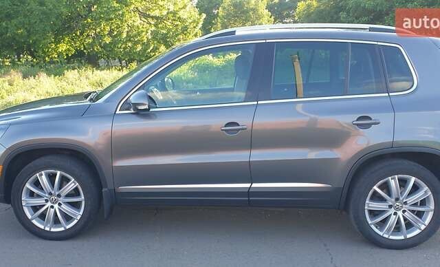 Сірий Фольксваген Тігуан, об'ємом двигуна 1.98 л та пробігом 227 тис. км за 11500 $, фото 3 на Automoto.ua