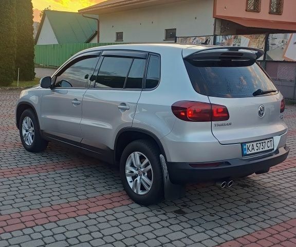 Серый Фольксваген Тигуан, объемом двигателя 2 л и пробегом 193 тыс. км за 10500 $, фото 16 на Automoto.ua
