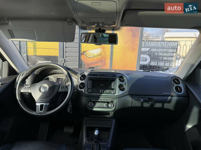 Серый Фольксваген Тигуан, объемом двигателя 2 л и пробегом 205 тыс. км за 15500 $, фото 4 на Automoto.ua