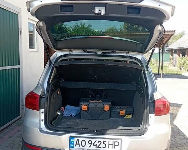 Серый Фольксваген Тигуан, объемом двигателя 2 л и пробегом 442 тыс. км за 11999 $, фото 5 на Automoto.ua