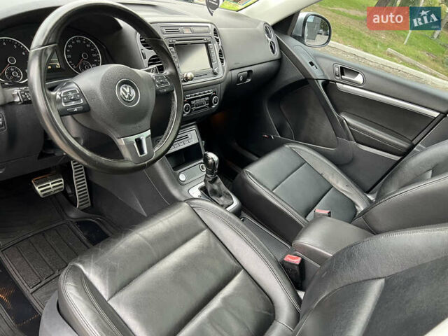 Серый Фольксваген Тигуан, объемом двигателя 2 л и пробегом 216 тыс. км за 10999 $, фото 22 на Automoto.ua