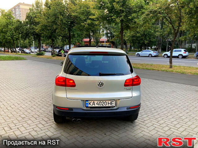 Серый Фольксваген Тигуан, объемом двигателя 2 л и пробегом 170 тыс. км за 12500 $, фото 6 на Automoto.ua