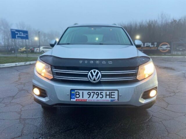 Серый Фольксваген Тигуан, объемом двигателя 2 л и пробегом 176 тыс. км за 10999 $, фото 3 на Automoto.ua