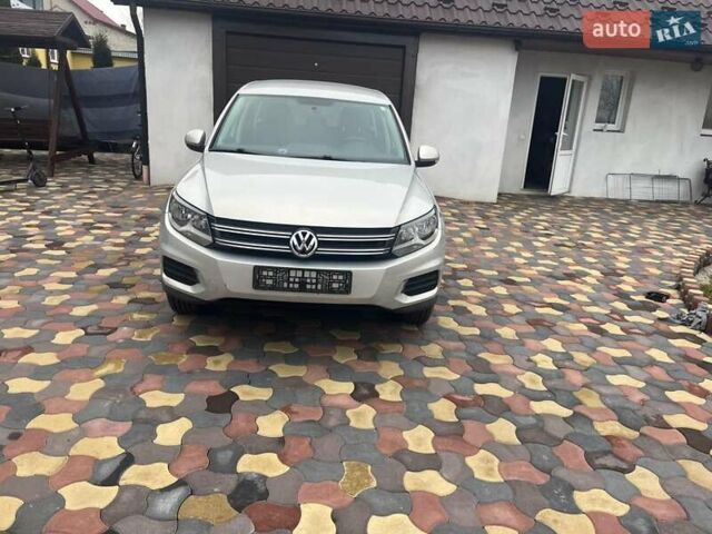Сірий Фольксваген Тігуан, об'ємом двигуна 2 л та пробігом 255 тис. км за 9600 $, фото 4 на Automoto.ua