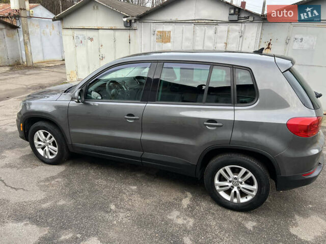 Сірий Фольксваген Тігуан, об'ємом двигуна 2 л та пробігом 224 тис. км за 8999 $, фото 5 на Automoto.ua