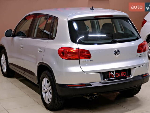 Сірий Фольксваген Тігуан, об'ємом двигуна 2 л та пробігом 170 тис. км за 9900 $, фото 15 на Automoto.ua