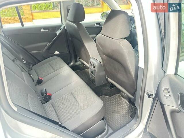 Сірий Фольксваген Тігуан, об'ємом двигуна 1.98 л та пробігом 132 тис. км за 11500 $, фото 9 на Automoto.ua