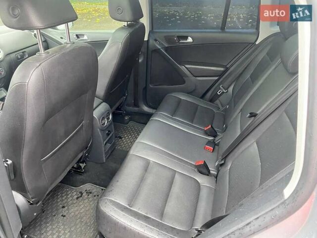 Сірий Фольксваген Тігуан, об'ємом двигуна 1.98 л та пробігом 207 тис. км за 12000 $, фото 2 на Automoto.ua