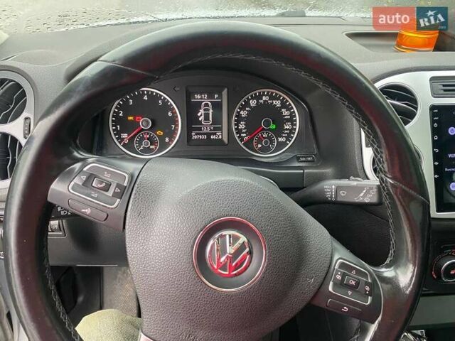 Сірий Фольксваген Тігуан, об'ємом двигуна 1.98 л та пробігом 207 тис. км за 12000 $, фото 5 на Automoto.ua