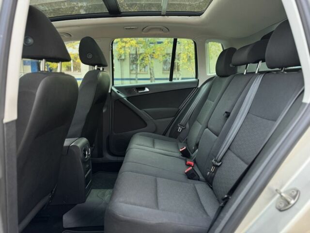 Серый Фольксваген Тигуан, объемом двигателя 2 л и пробегом 170 тыс. км за 9990 $, фото 10 на Automoto.ua