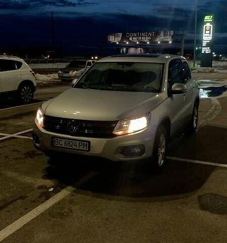 Сірий Фольксваген Тігуан, об'ємом двигуна 1.98 л та пробігом 211 тис. км за 12000 $, фото 2 на Automoto.ua