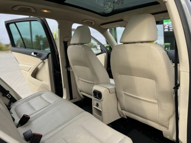 Сірий Фольксваген Тігуан, об'ємом двигуна 2 л та пробігом 184 тис. км за 11500 $, фото 20 на Automoto.ua