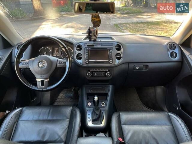 Серый Фольксваген Тигуан, объемом двигателя 1.98 л и пробегом 190 тыс. км за 12700 $, фото 10 на Automoto.ua