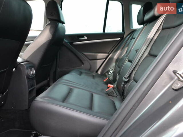 Сірий Фольксваген Тігуан, об'ємом двигуна 1.98 л та пробігом 310 тис. км за 10999 $, фото 16 на Automoto.ua