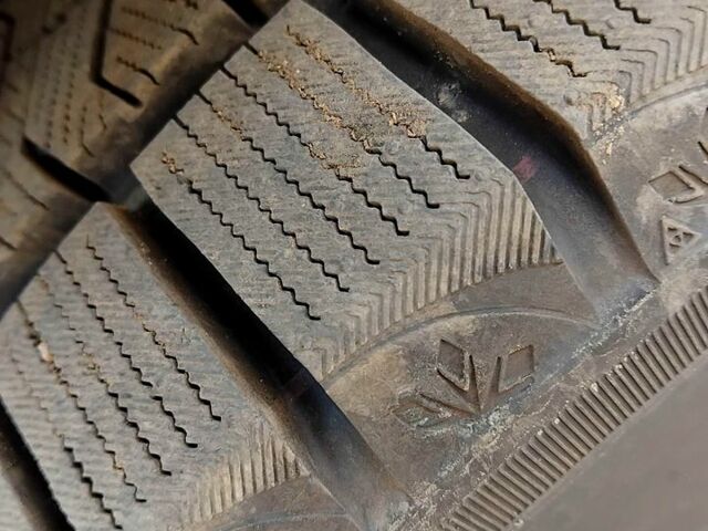 Серый Фольксваген Тигуан, объемом двигателя 2 л и пробегом 92 тыс. км за 11200 $, фото 8 на Automoto.ua