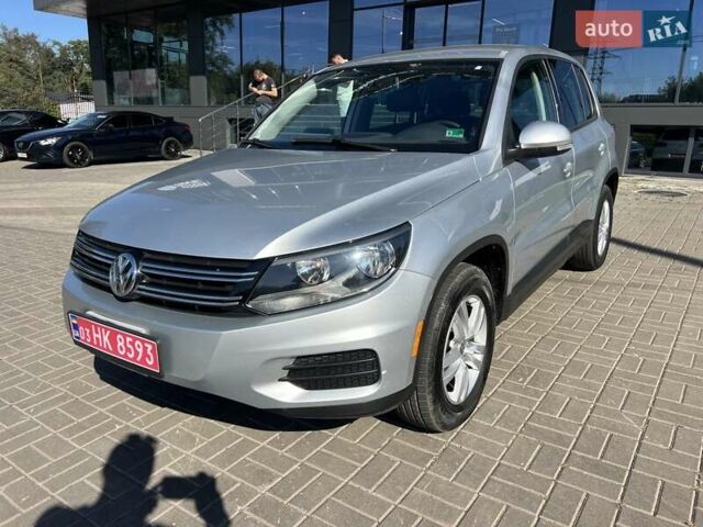 Сірий Фольксваген Тігуан, об'ємом двигуна 2 л та пробігом 160 тис. км за 9999 $, фото 3 на Automoto.ua