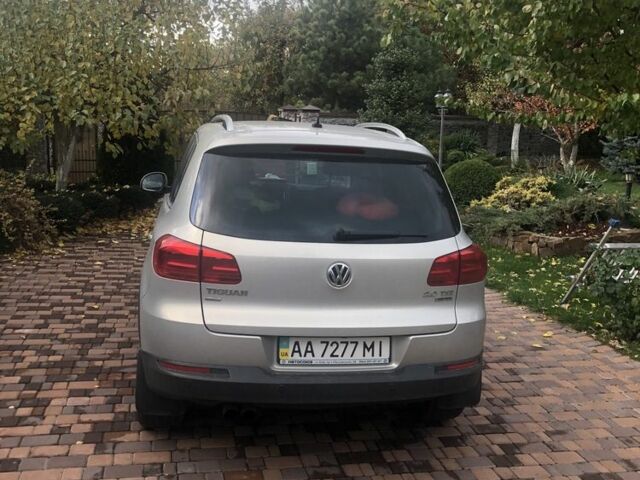 Серый Фольксваген Тигуан, объемом двигателя 2 л и пробегом 134 тыс. км за 11000 $, фото 3 на Automoto.ua