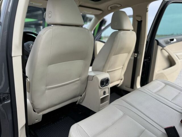 Сірий Фольксваген Тігуан, об'ємом двигуна 2 л та пробігом 184 тис. км за 11500 $, фото 19 на Automoto.ua