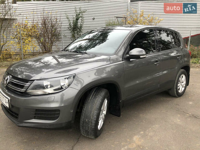 Серый Фольксваген Тигуан, объемом двигателя 2 л и пробегом 212 тыс. км за 14800 $, фото 1 на Automoto.ua