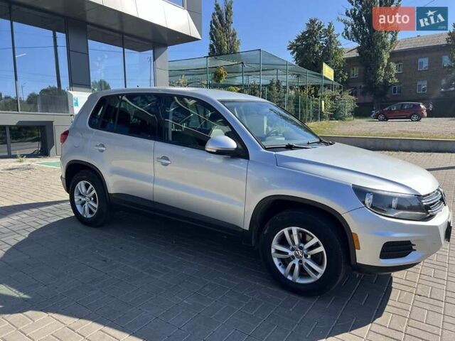 Сірий Фольксваген Тігуан, об'ємом двигуна 2 л та пробігом 160 тис. км за 9999 $, фото 1 на Automoto.ua