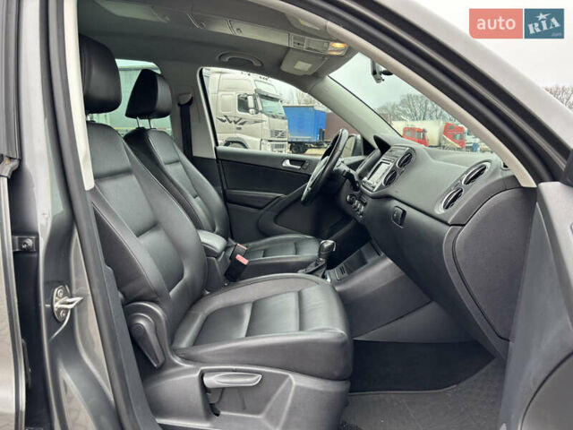 Серый Фольксваген Тигуан, объемом двигателя 1.98 л и пробегом 239 тыс. км за 11000 $, фото 14 на Automoto.ua