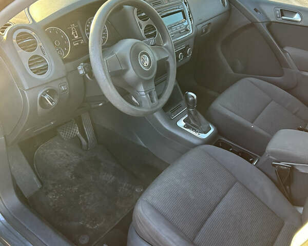 Серый Фольксваген Тигуан, объемом двигателя 1.98 л и пробегом 220 тыс. км за 11000 $, фото 56 на Automoto.ua