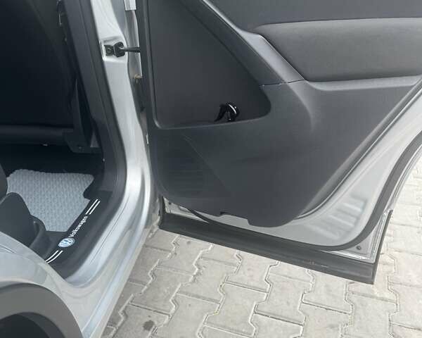 Сірий Фольксваген Тігуан, об'ємом двигуна 1.98 л та пробігом 243 тис. км за 10000 $, фото 14 на Automoto.ua