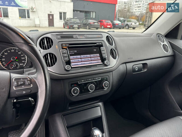 Серый Фольксваген Тигуан, объемом двигателя 1.98 л и пробегом 239 тыс. км за 11000 $, фото 12 на Automoto.ua